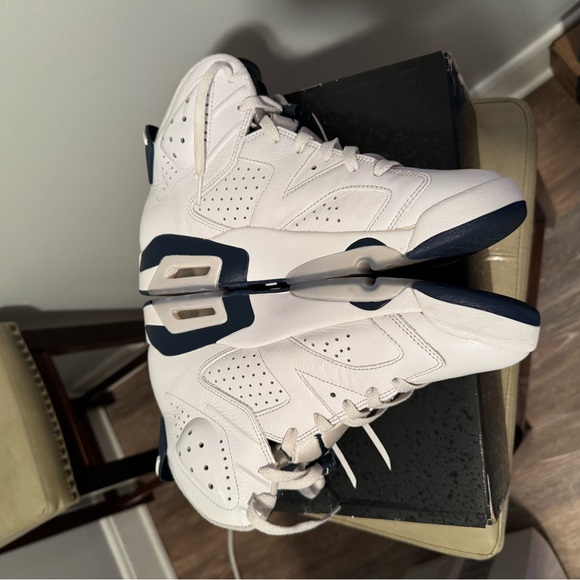 Jordan 6 Midnight Navy - Picture 2 of 8